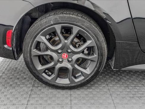 Used 2018 FIAT 124 Spider Abarth w/ Convenience Group RWD image 28