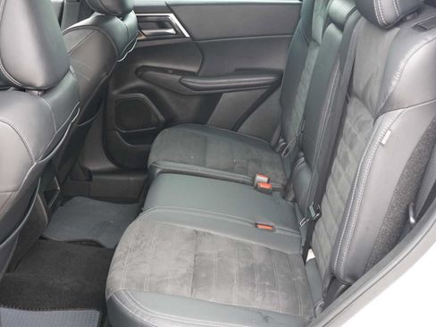 Used 2023 Mitsubishi Outlander SE FWD image 21
