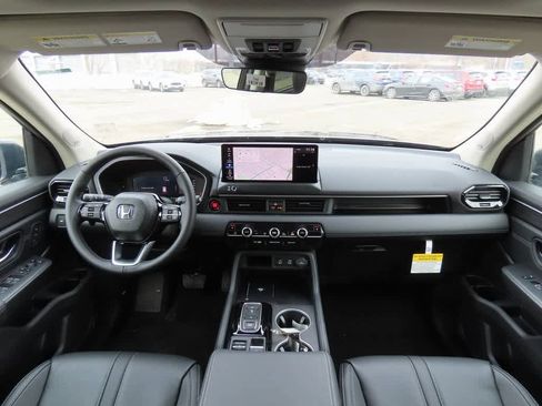 New 2026 Honda Pilot Touring image 21