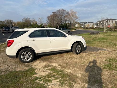 Used 2015 Chevrolet Equinox LS image 2