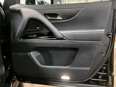 Used 2025 Lexus LX 600 4WD w/ Luxury Package image 21