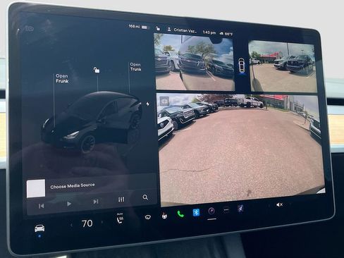 Used 2024 Tesla Model Y Long Range AWD/4WD image 13