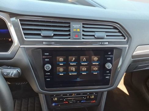 Used 2022 Volkswagen Tiguan SE AWD/4WD image 20
