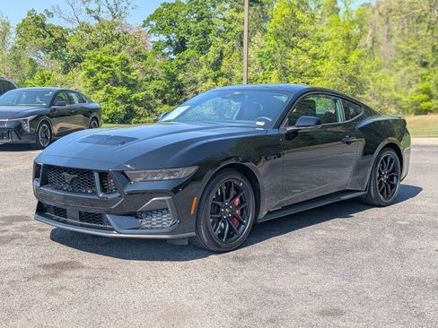Used 2025 Ford Mustang GT Premium image 5