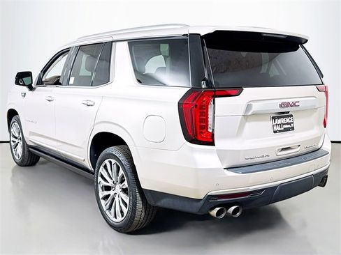 Used 2021 GMC Yukon Denali w/ Denali Premium Package image 6