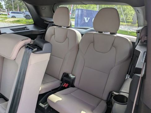 Certified 2026 Volvo XC90 B6 Plus w/ Protection Package Premier AWD/4WD image 18