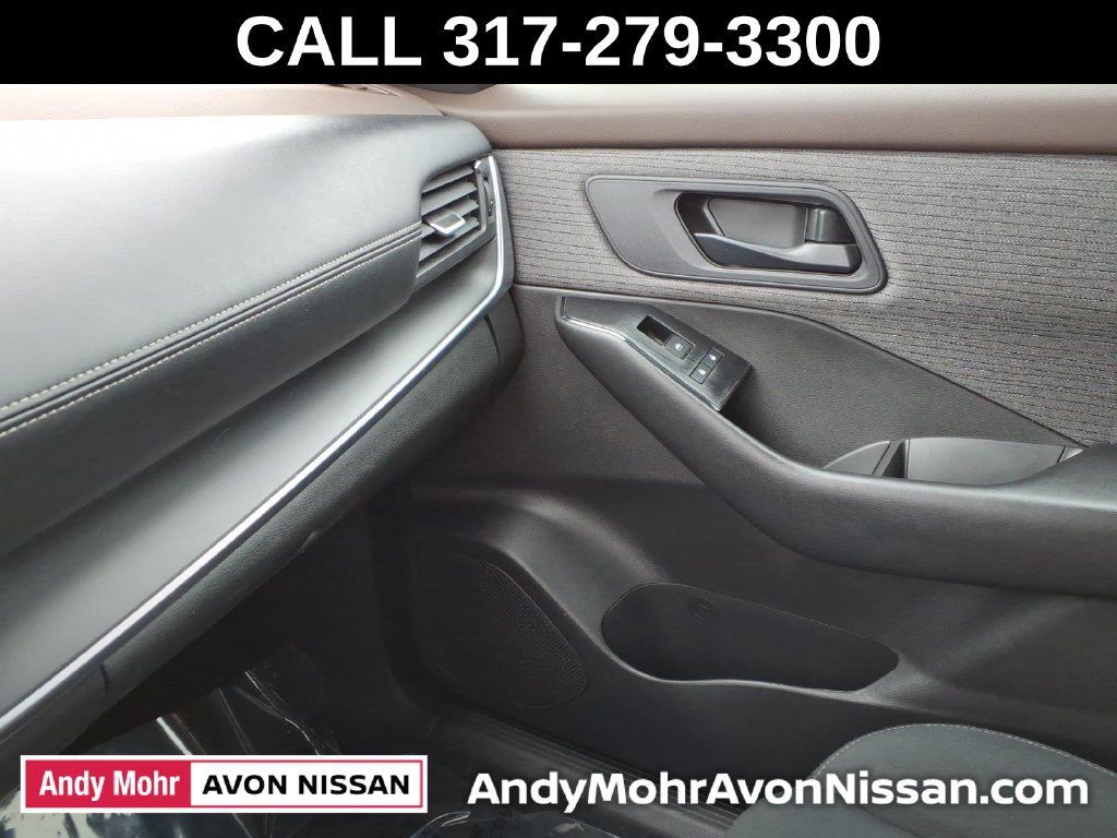 Used 2023 Nissan Rogue S AWD/4WD image 33