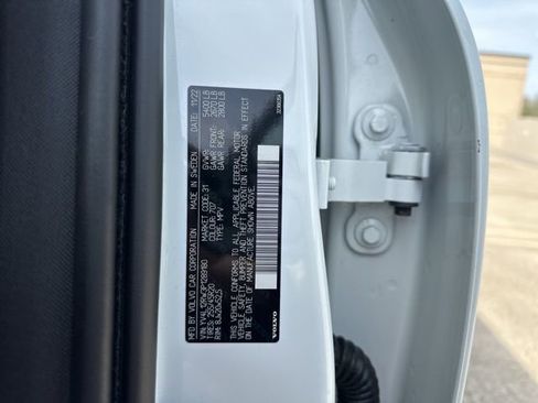 Certified 2023 Volvo XC60 B5 Plus w/ Climate Package AWD/4WD image 33