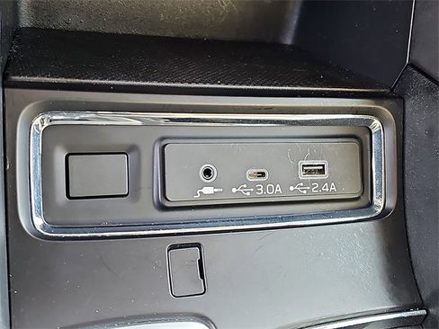 Used 2023 Subaru Ascent Premium w/ Convenience Package image 24