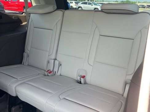Used 2023 GMC Yukon Denali AWD/4WD image 7