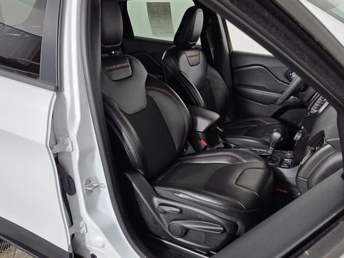 Used 2022 Jeep Cherokee Trailhawk w/ Trailer Tow Group image 34