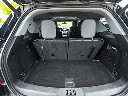 Used 2020 Ford Explorer XLT w/ Equipment Group 202A AWD/4WD image 16