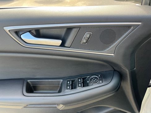 Used 2020 Ford Edge SEL image 26