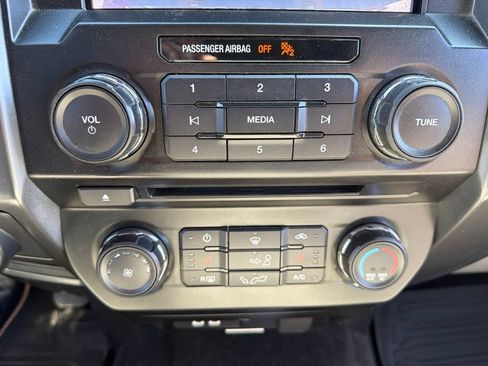 Used 2018 Ford F150 XLT w/ Equipment Group 302A Luxury AWD/4WD image 22