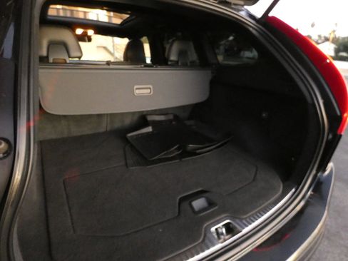 Used 2016 Volvo XC60 T6 Platinum image 64