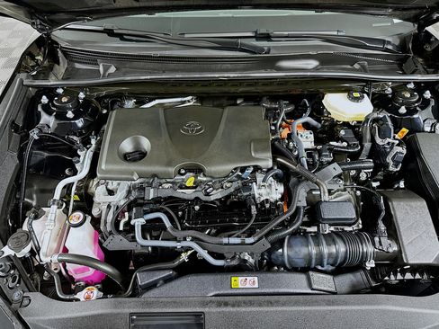 Used 2025 Toyota Camry LE image 32