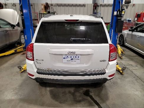 Used 2011 Jeep Compass Latitude AWD/4WD image 5