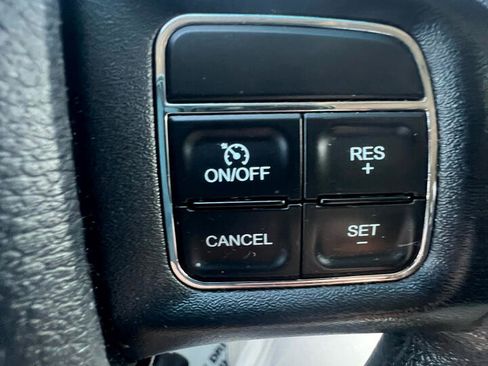 Used 2014 Dodge Grand Caravan SXT image 17