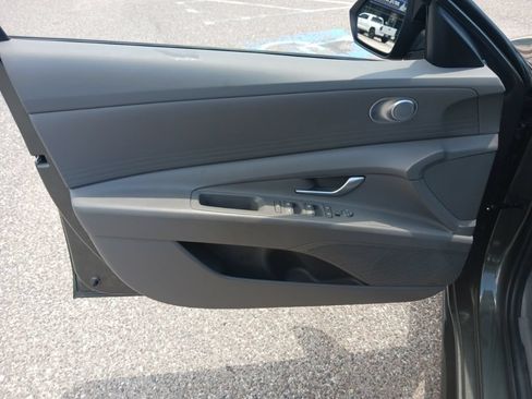 Used 2024 Hyundai Elantra SEL FWD image 11