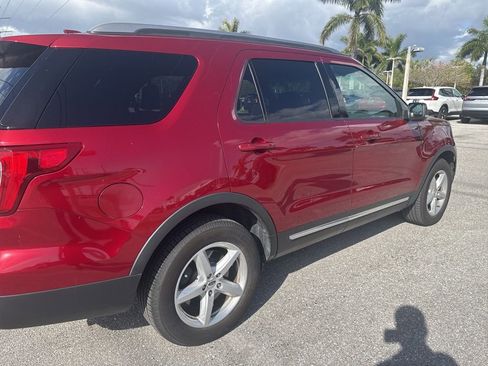 Used 2016 Ford Explorer XLT w/ Equipment Group 202A image 5