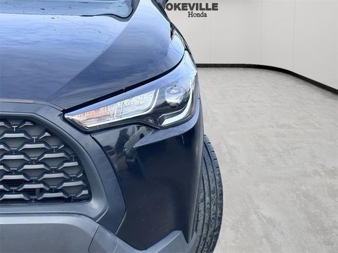 Used 2023 Toyota Corolla Cross LE image 5
