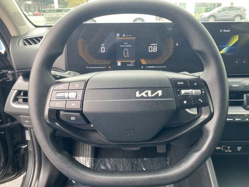 Used 2025 Kia K4 FWD image 24