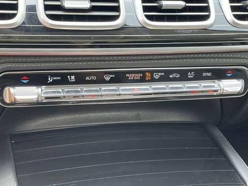 Used 2024 Mercedes-Benz GLS 580 4MATIC image 30