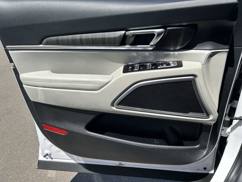 Used 2025 Kia Telluride EX image 23