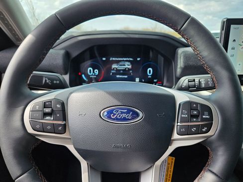 New 2026 Ford Explorer Active w/ Active Comfort Package RWD image 21