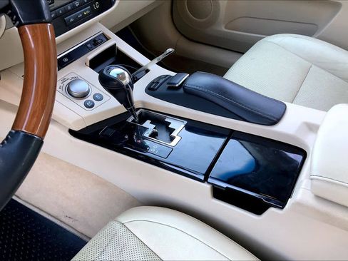 Used 2013 Lexus ES 300h Hybrid w/ Luxury Pkg image 15