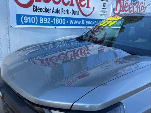 Used 2024 Chevrolet Colorado W/T image 9