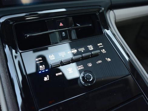 Certified 2024 Porsche Panamera 4 AWD/4WD image 22