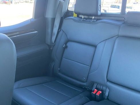 Used 2025 Chevrolet Silverado 1500 LT Trail Boss w/ LT Trail Boss Premium Package AWD/4WD image 18