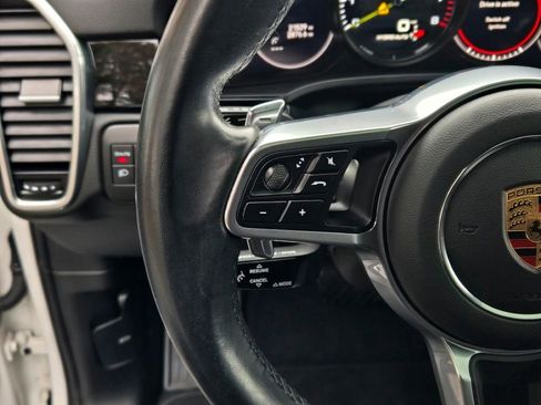 Used 2023 Porsche Cayenne Platinum Edition image 20