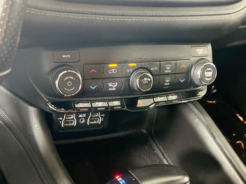 Used 2021 Dodge Durango SXT AWD/4WD image 15