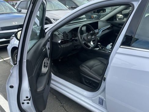 Certified 2024 Nissan Altima 2.5 SR w/ SR Premium Package image 3