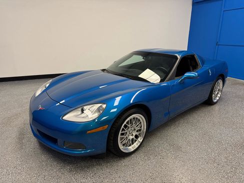Used 2011 Chevrolet Corvette Coupe w/ 1LT RWD image 24