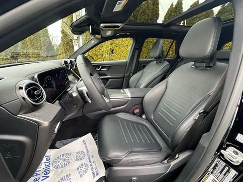 Certified 2025 Mercedes-Benz GLC 300 4MATIC image 17