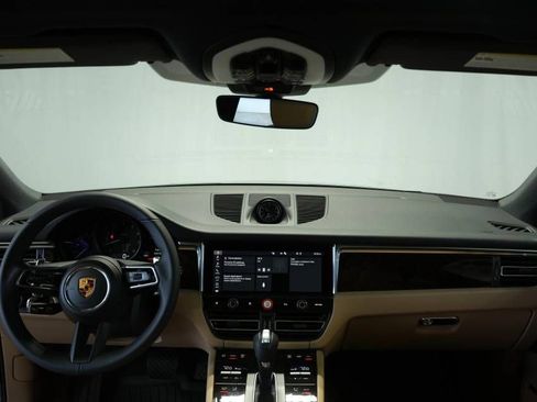 New 2026 Porsche Macan image 16