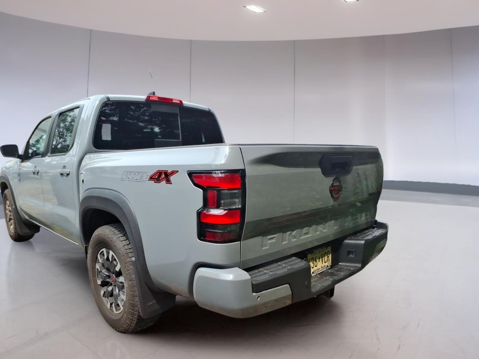 Used 2024 Nissan Frontier PRO-4X w/ Pro Convenience Package AWD/4WD image 3