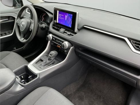 Used 2025 Toyota RAV4 XLE image 16