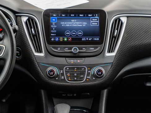 Used 2025 Chevrolet Malibu LT FWD image 27