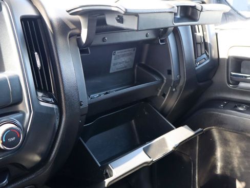 Used 2018 Chevrolet Silverado 1500 Custom w/ Custom Value Package AWD/4WD image 17