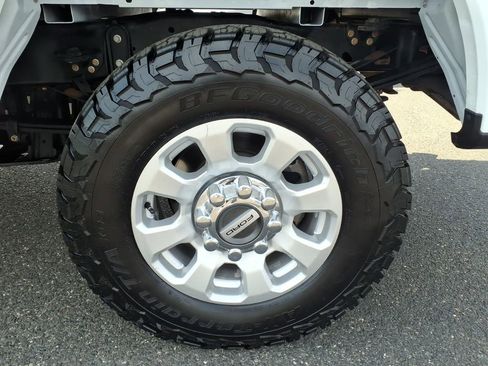 Used 2024 Ford F250 XLT w/ FX4 Off-Road Package image 16