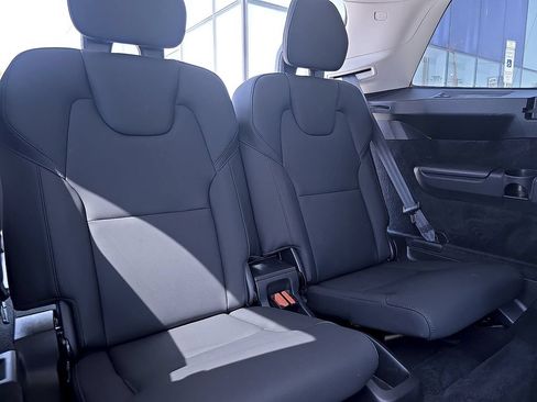 Certified 2025 Volvo XC90 B5 Plus AWD/4WD image 20