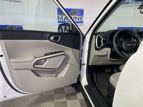 Used 2021 Kia Soul S FWD image 25