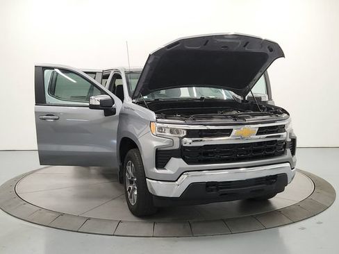 Used 2025 Chevrolet Silverado 1500 LT AWD/4WD image 11