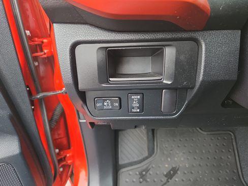 Certified 2016 Toyota Tacoma TRD Sport w/ Towing Package image 28