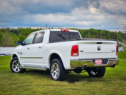 Used 2017 RAM 1500 Laramie w/ Convenience Group AWD/4WD image 5
