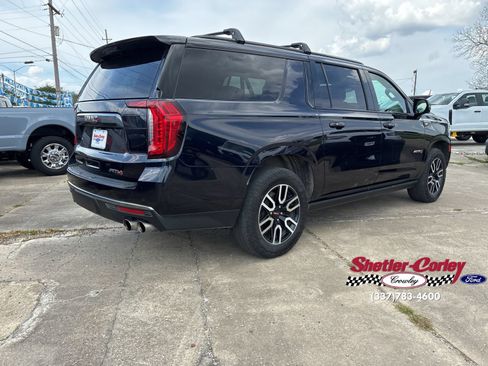 Used 2023 GMC Yukon XL AT4 w/ AT4 Premium Plus Package AWD/4WD image 20